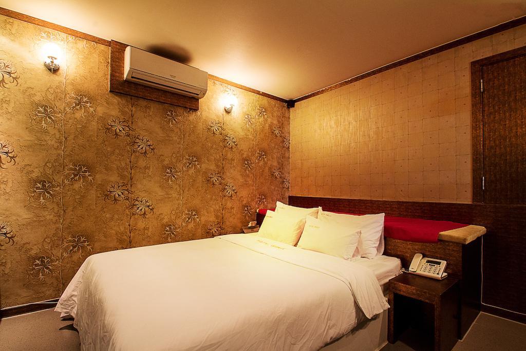 Max Hotel Daejeon Quarto foto